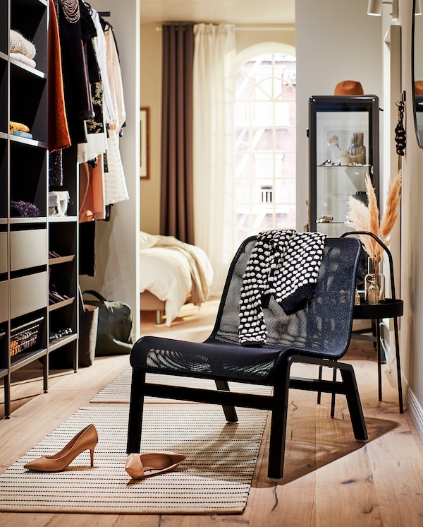 Black Balancer lounge